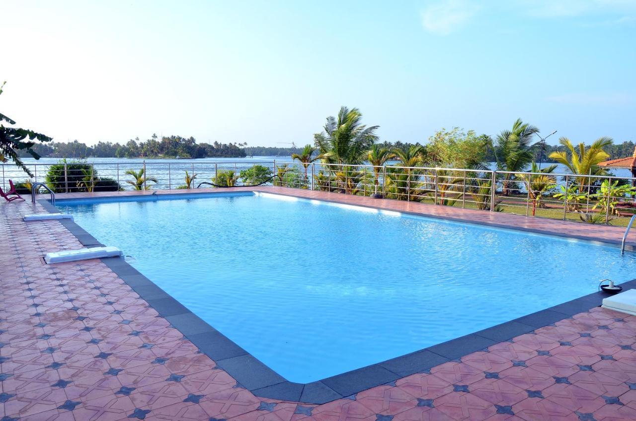 Regant Lake Village, Kollam. Chavara Εξωτερικό φωτογραφία