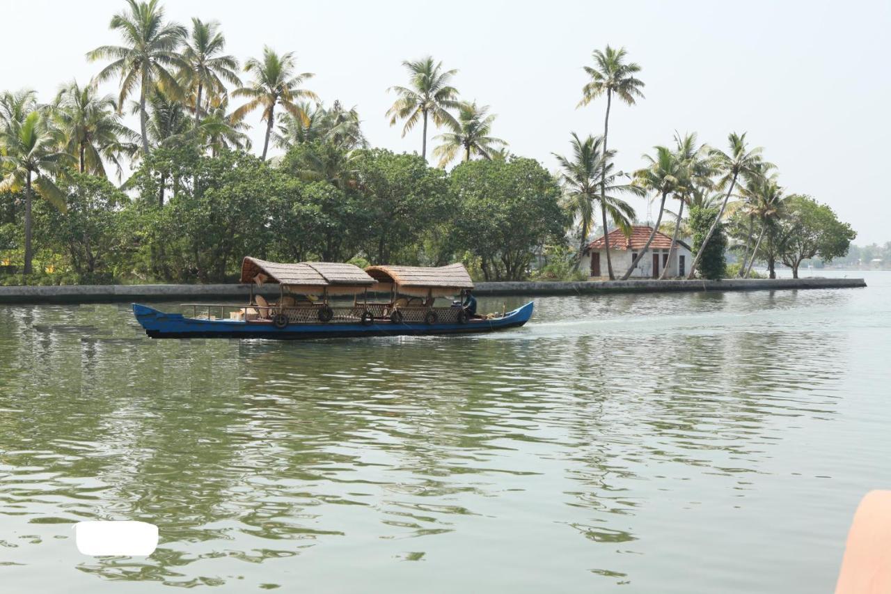 Regant Lake Village, Kollam. Chavara Εξωτερικό φωτογραφία